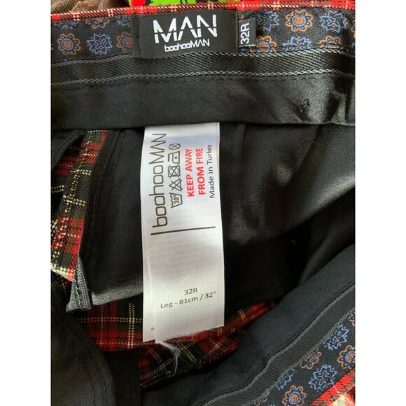 Man Boohoo Man Red Plaid Pants 32R NWOT  Waist 34" Inseam 28.5" Rise 10.5" - Picture 5 of 5